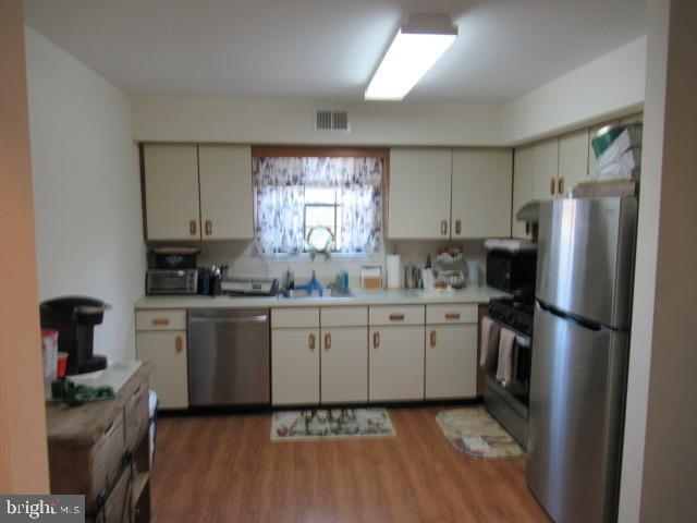 Photo - 19 Barclay Ct