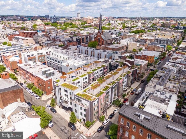 Building Photo - 608 N 3rd St