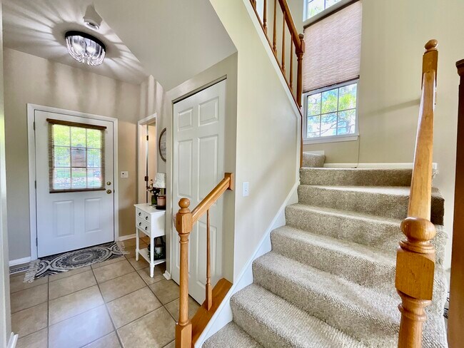 Photo - 547 Woodcrest Dr