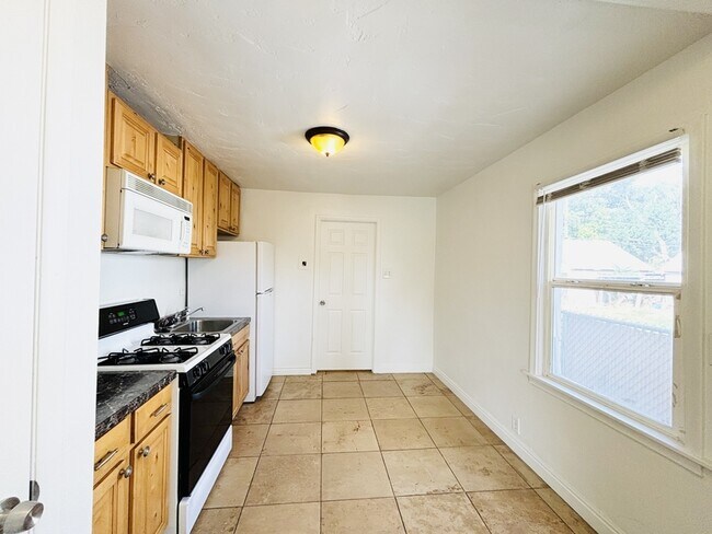 Photo - 119 E Leslie Ave