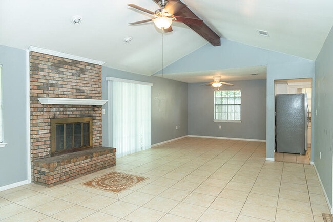 Photo - 244 Live Oak Ln NW