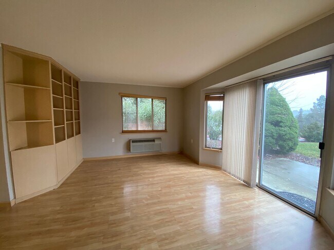 Photo - Hartz Property Management Presents: Rossmo...