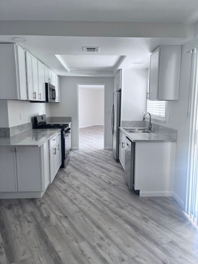 Building Photo - Recently Remodeled South Redlands Home