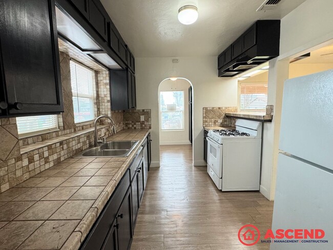 Photo - Darling House Unit For Rent in Bakersfield