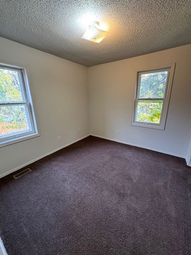 Photo - 1344 Huestis Ave