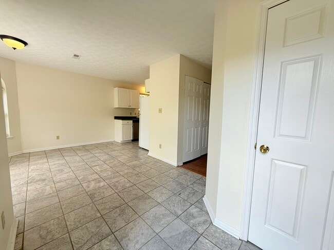 Photo - 200 Shamrock Ln