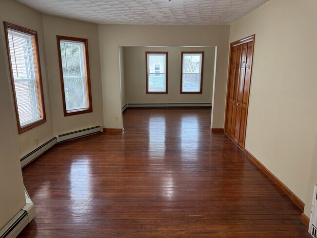 Photo - 64 Paris St Unit 1