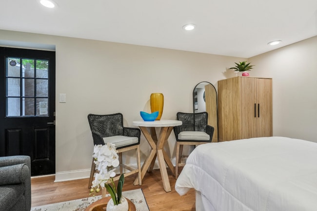 Photo - 325 Winslow Rd