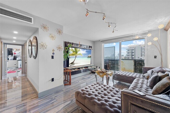 Building Photo - 1345 Lincoln Rd Unit 1105