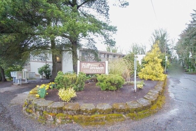 Building Photo - 1-Bdr on Pill Hill: Private Patio & Close ... Unit 102 Rental