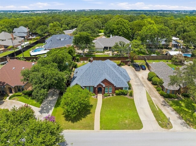 Building Photo - 2942 Woodland Hills Dr