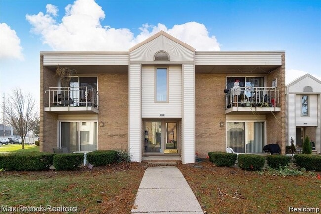 Building Photo - 1671 Cass Lake Rd