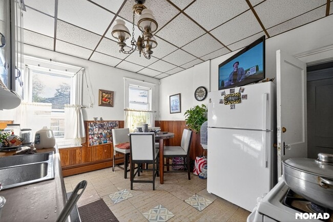 Photo - 38 Custer St