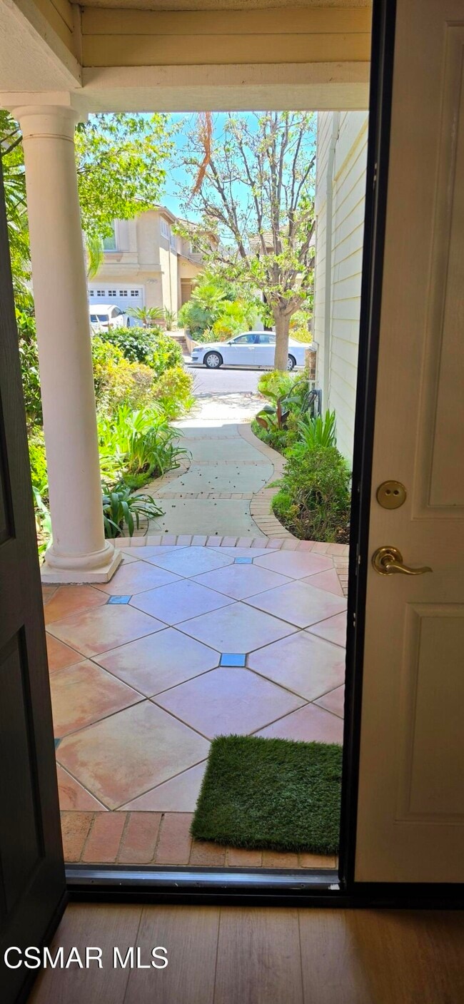 Photo - 3035 Hollycrest Ave