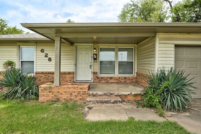 Photo - 628 E Hill St