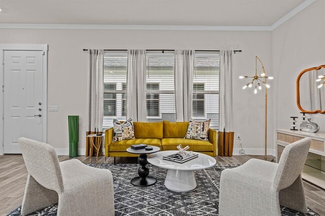 Photo - 865 Limmer Loop