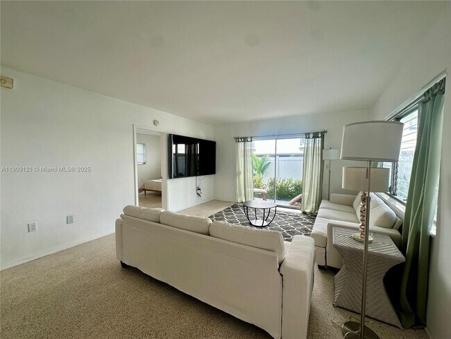 Photo - 1135 101st St Unidad 3