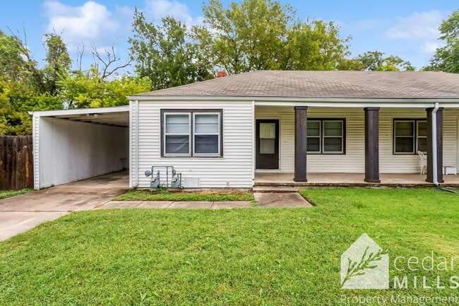 Building Photo - 1 Bedroom, Lawn and Trash Included