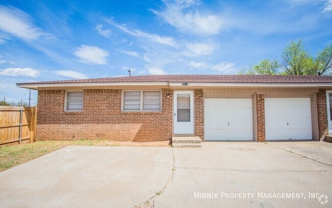 Building Photo - 2113 S Loop 289 Unit A Rental