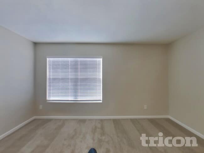 Photo - 754 Libra St