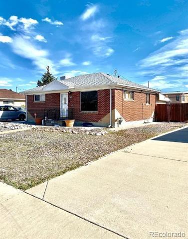 Photo - 940 W 70th Pl