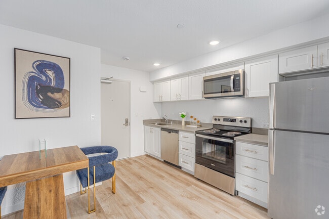 1BR, 1BA - 499SF - Kitchen - 2551 Commercial St