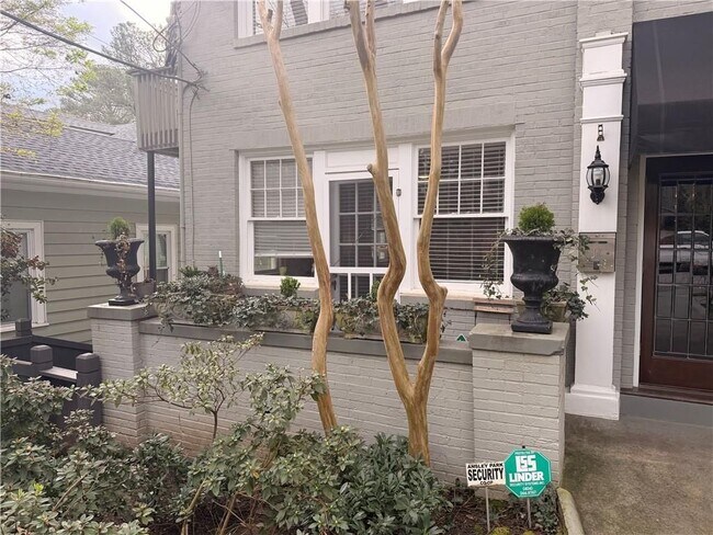 Photo - 71 Maddox Dr NE