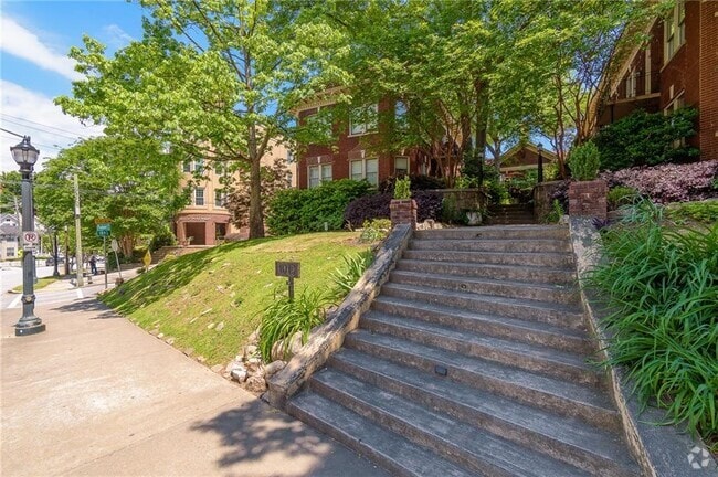 Building Photo - 1015 Piedmont Ave NE Unit B4 Rental