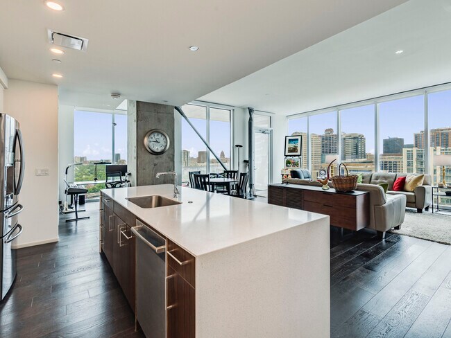 Your new home - 301 West Ave Condo Unit 1604