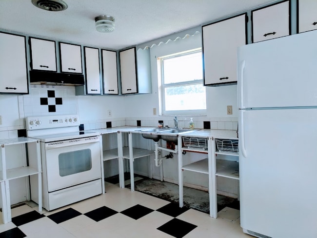 Photo - 8283 Pelican Rd