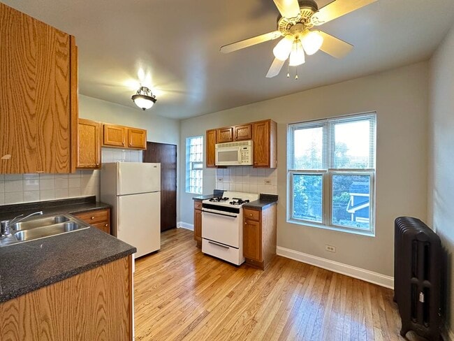 Photo - 4041 N Paulina St Unit M00R