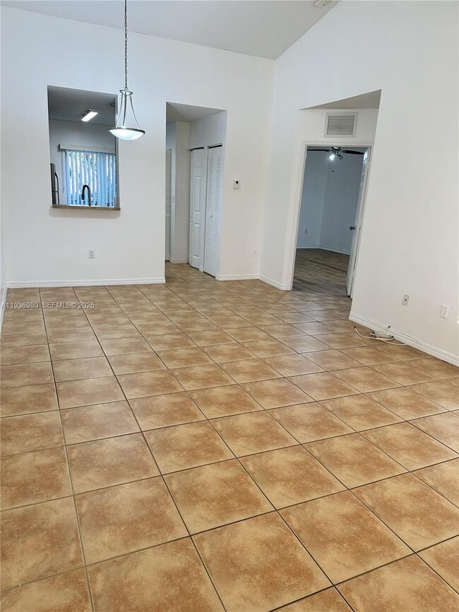 Building Photo - 6706 SW 115th Ct Unit 302