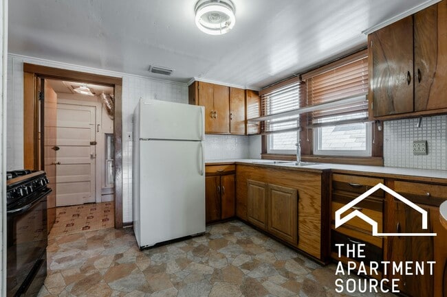 Building Photo - 1334 W Barry Ave Unit 3F Rental