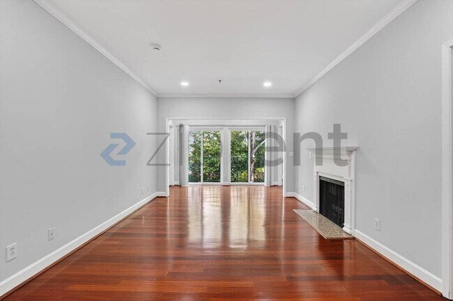 Photo - 2921 Lenox Rd NE