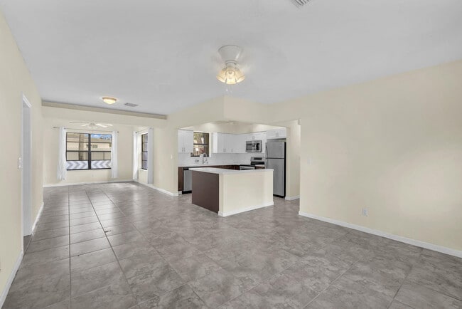 Photo - 2221 SW 67th Ave