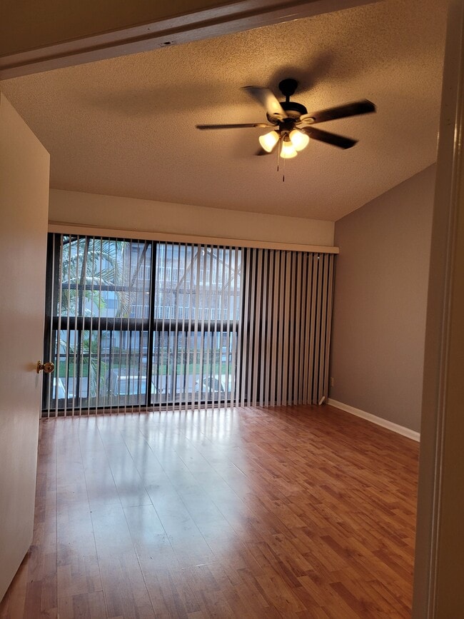 Photo - 4401 SW 70th Ter