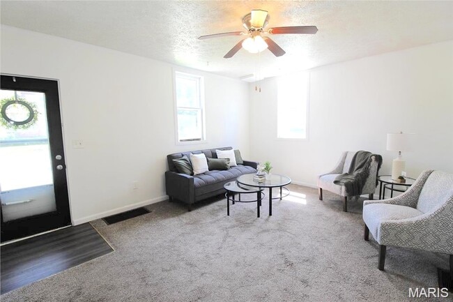 Photo - 413 N Center St