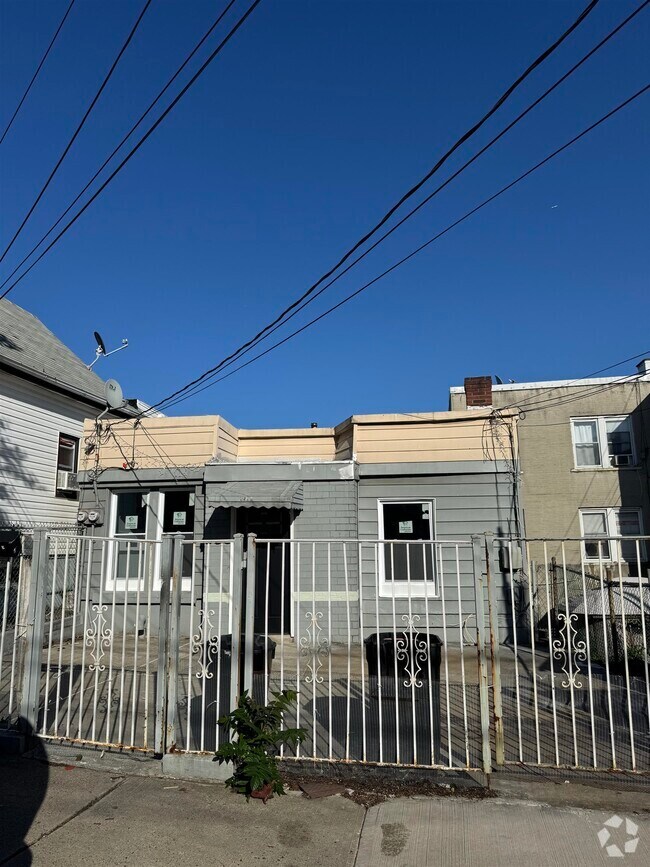 Building Photo - 6206 Newkirk Ave Rental