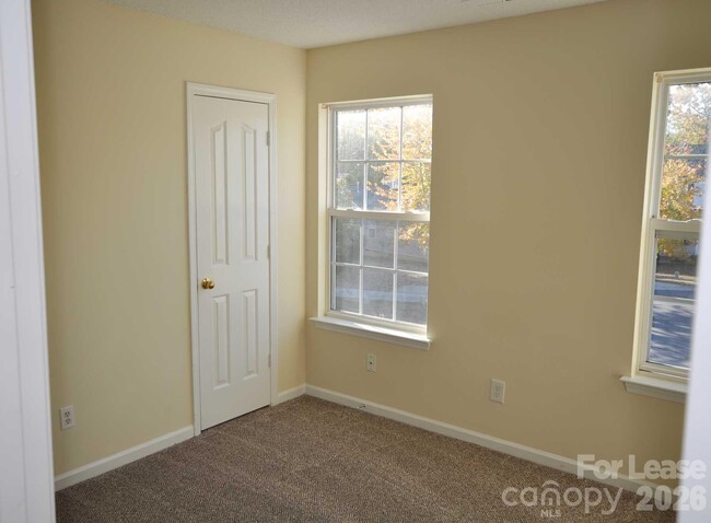 Photo - 1408 Nature Pl