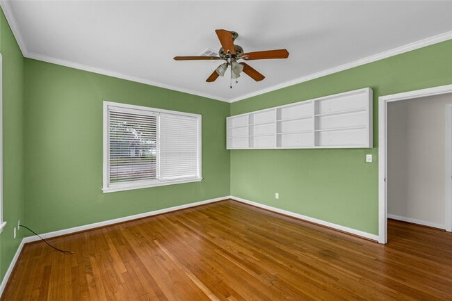 Photo - 2527 Avenue G