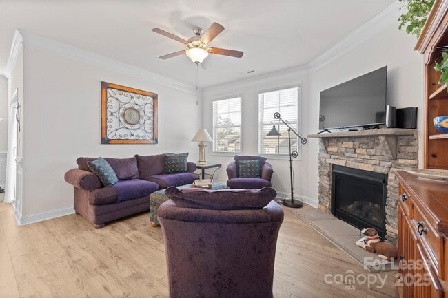 Photo - 758 Latrobe Dr House