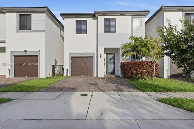 Building Photo - 13630 SW 158th Ave
