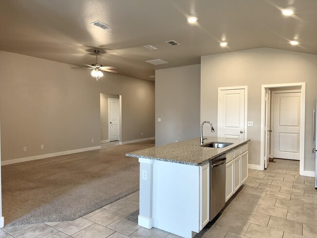 Photo - 13703 Avenue T