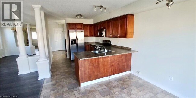 Photo - 200 Purple Sage Crescent