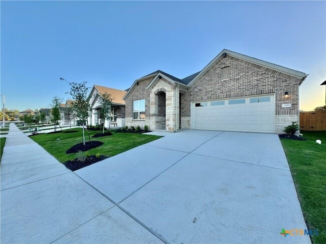 Photo - 329 Tinto St
