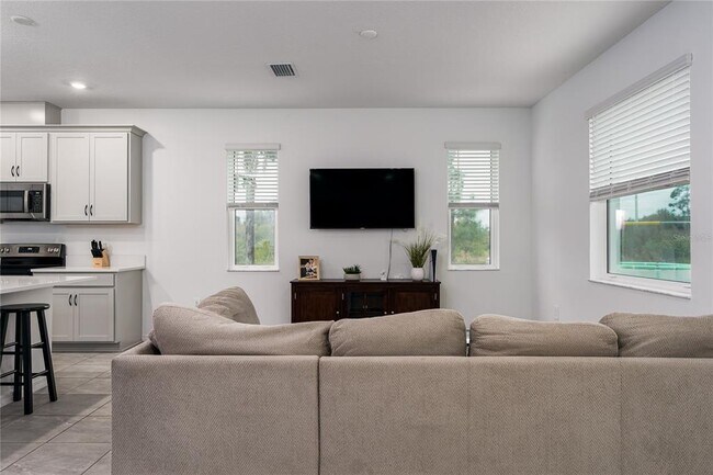 Photo - 1912 Swivel Ln