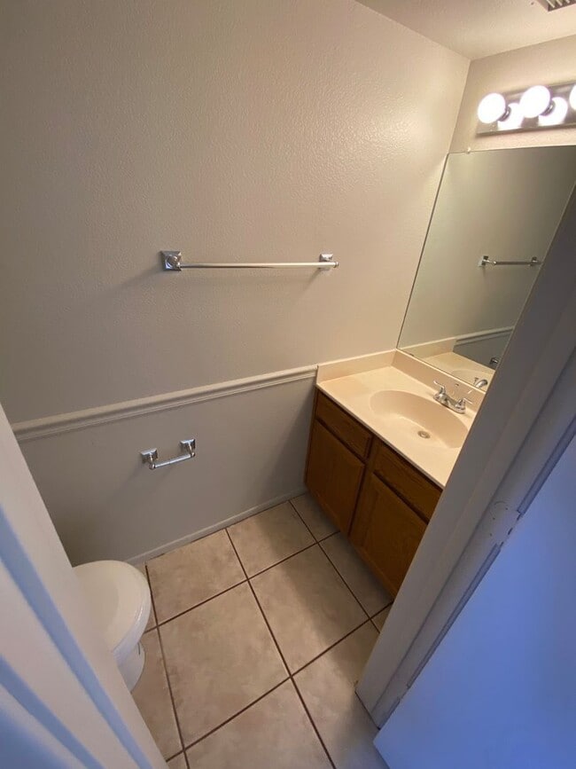 Photo - Chandler Townhouse 2 Bed & 1.5 Bath - 2 St...