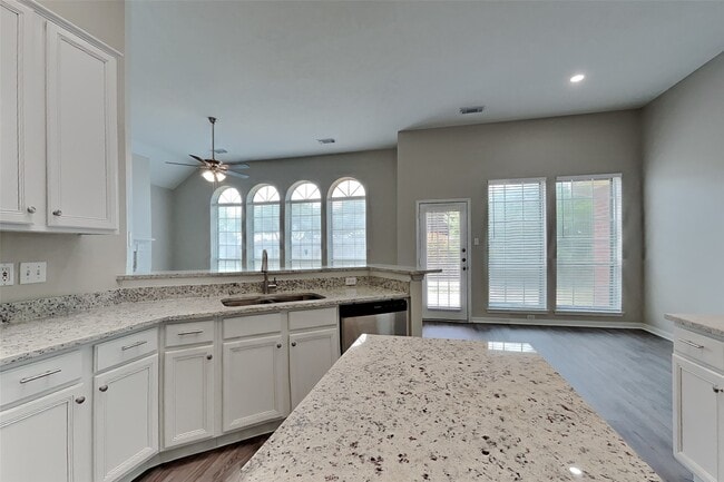 Photo - 11414 Oak Lake Glen Cir