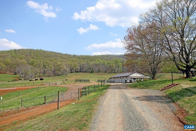 Photo - 4577 Stony Point Rd