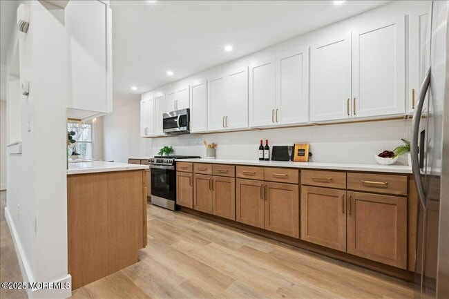 Photo - 18 Oak Knl Dr